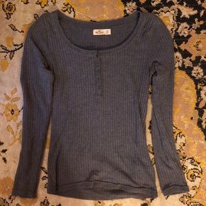 HOLLISTER long sleeved gray knit sweater
